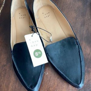 new size 8.5 black flats